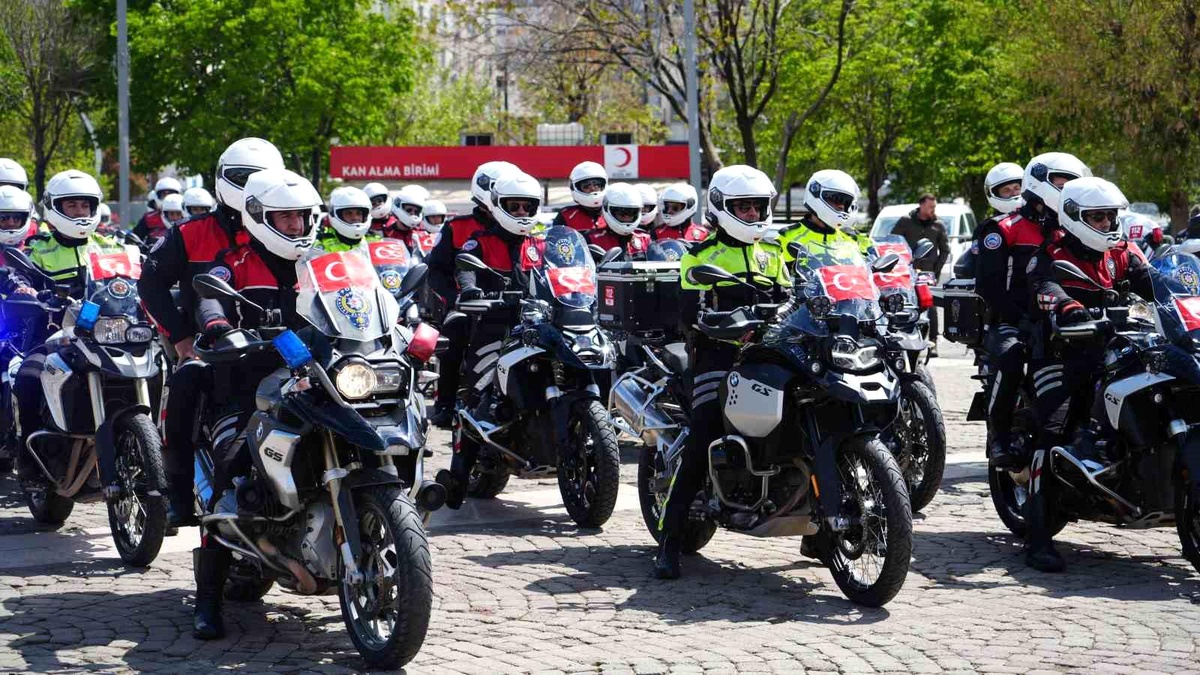 Gaziantep\'te Türk Polis Teşkilatı\'nın 180\'inci yılı kortejle kutlandı