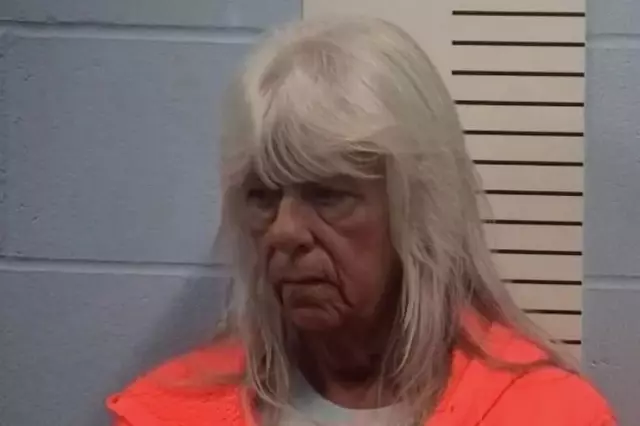 Hayvan koleksiyonu için çocuğunu maymunla takas etti