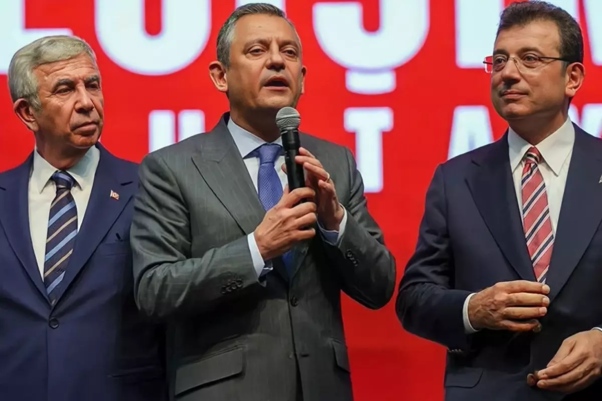 İmamoğlu\'nu ziyaret eden Özgür Özel: Aramızda bir anlaşmazlık oldu, kardeşçe hallettik