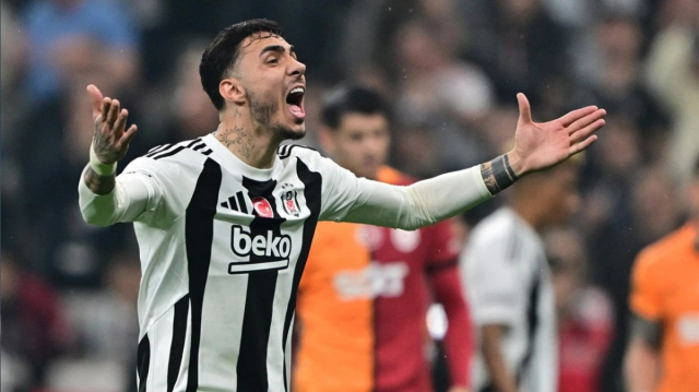 Milli yıldızın babası da futbolcu çıktı! 45 yaşında şampiyon oldu