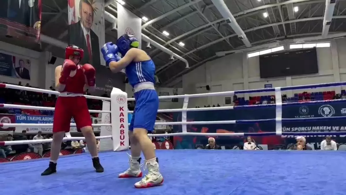 Karabük\'te Boks Türkiye Şampiyonası Yarı Finaller Sona Erdi