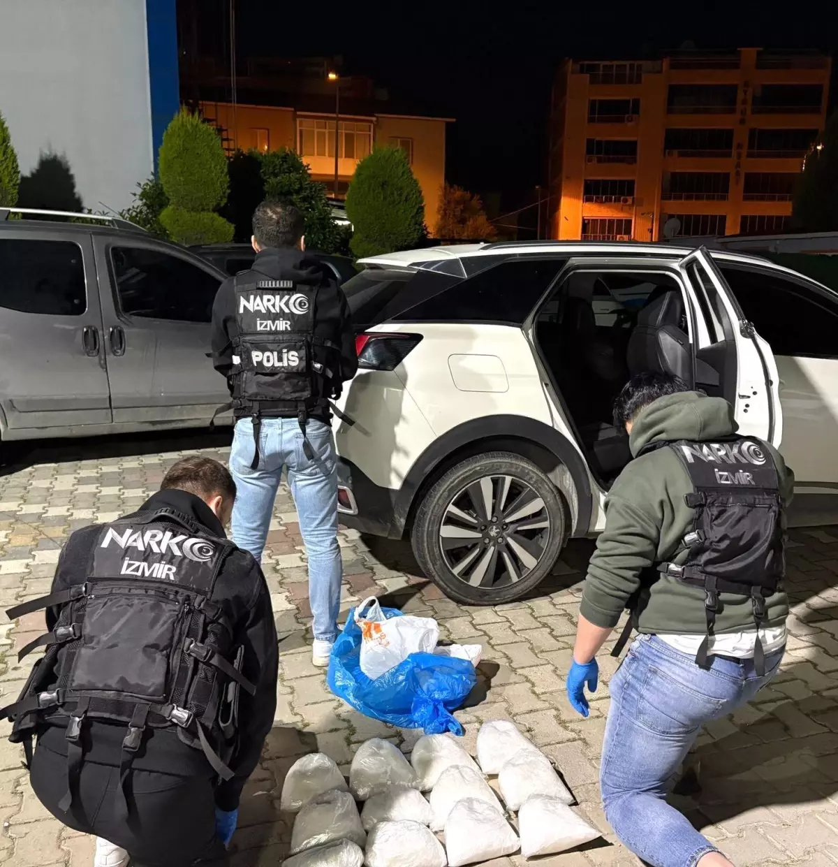 Torbalı\'da 11,6 kg Metamfetamin Ele Geçirildi
