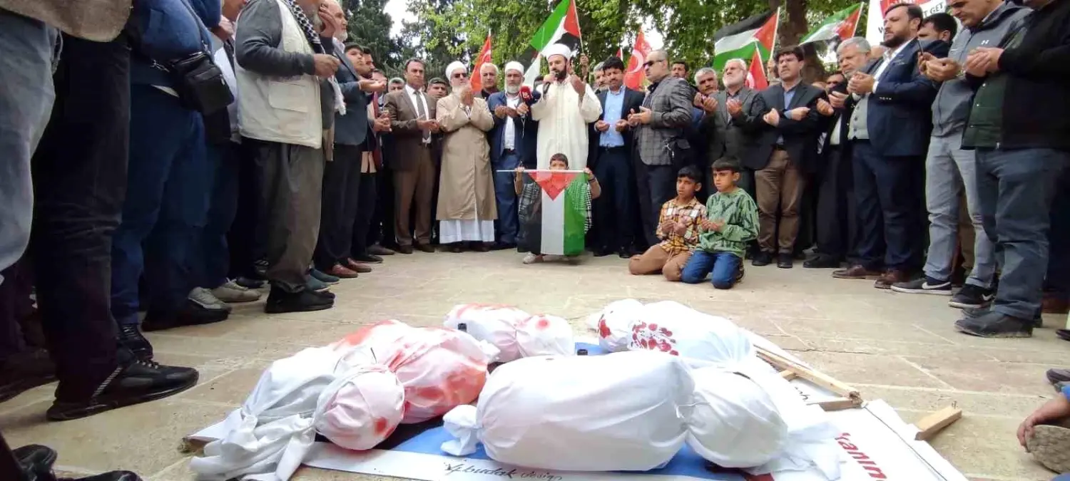 Şanlıurfa\'da Gazze İçin Dört Dilde Dua