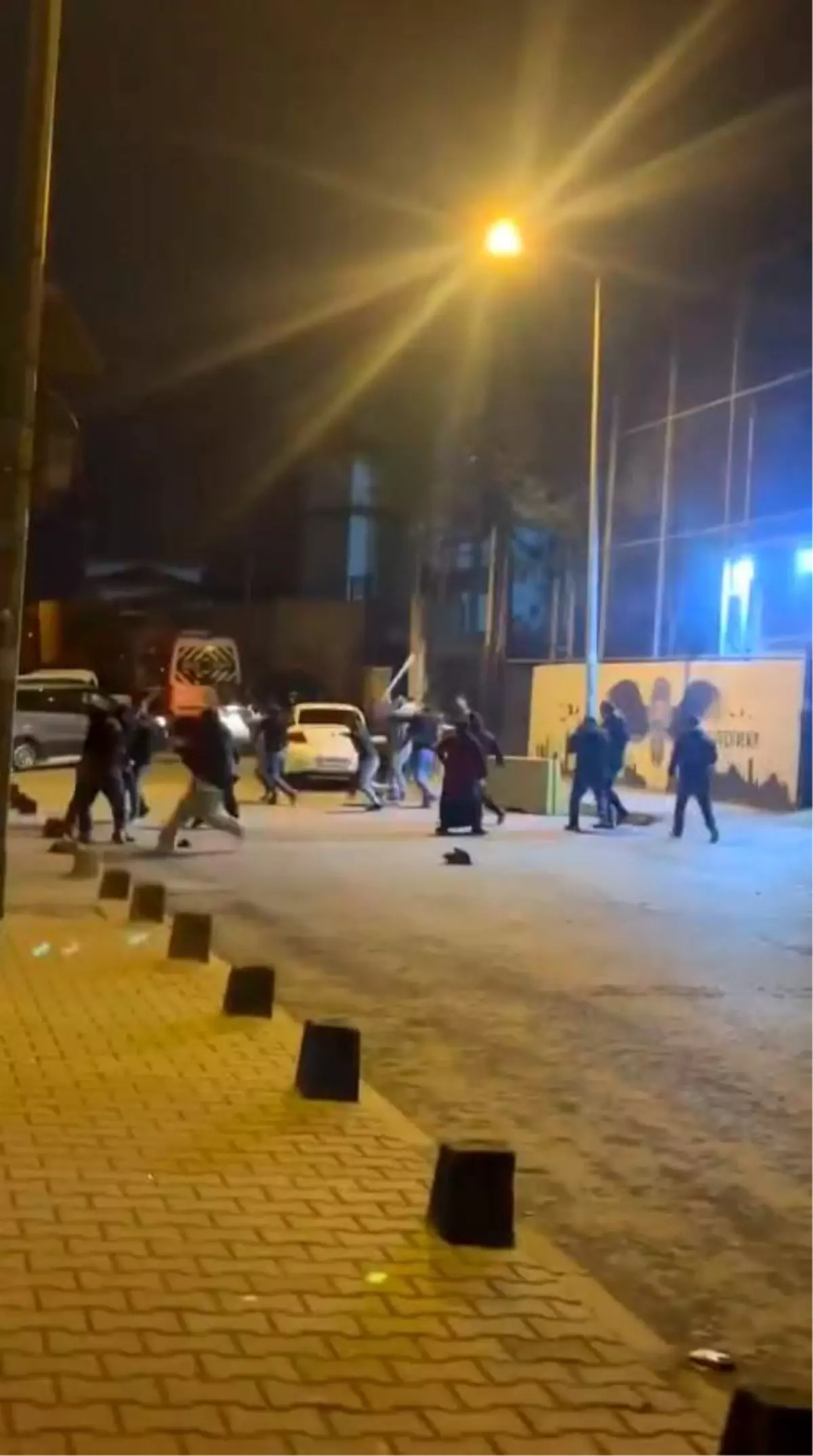 Başakşehir\'de Meydan Kavgası