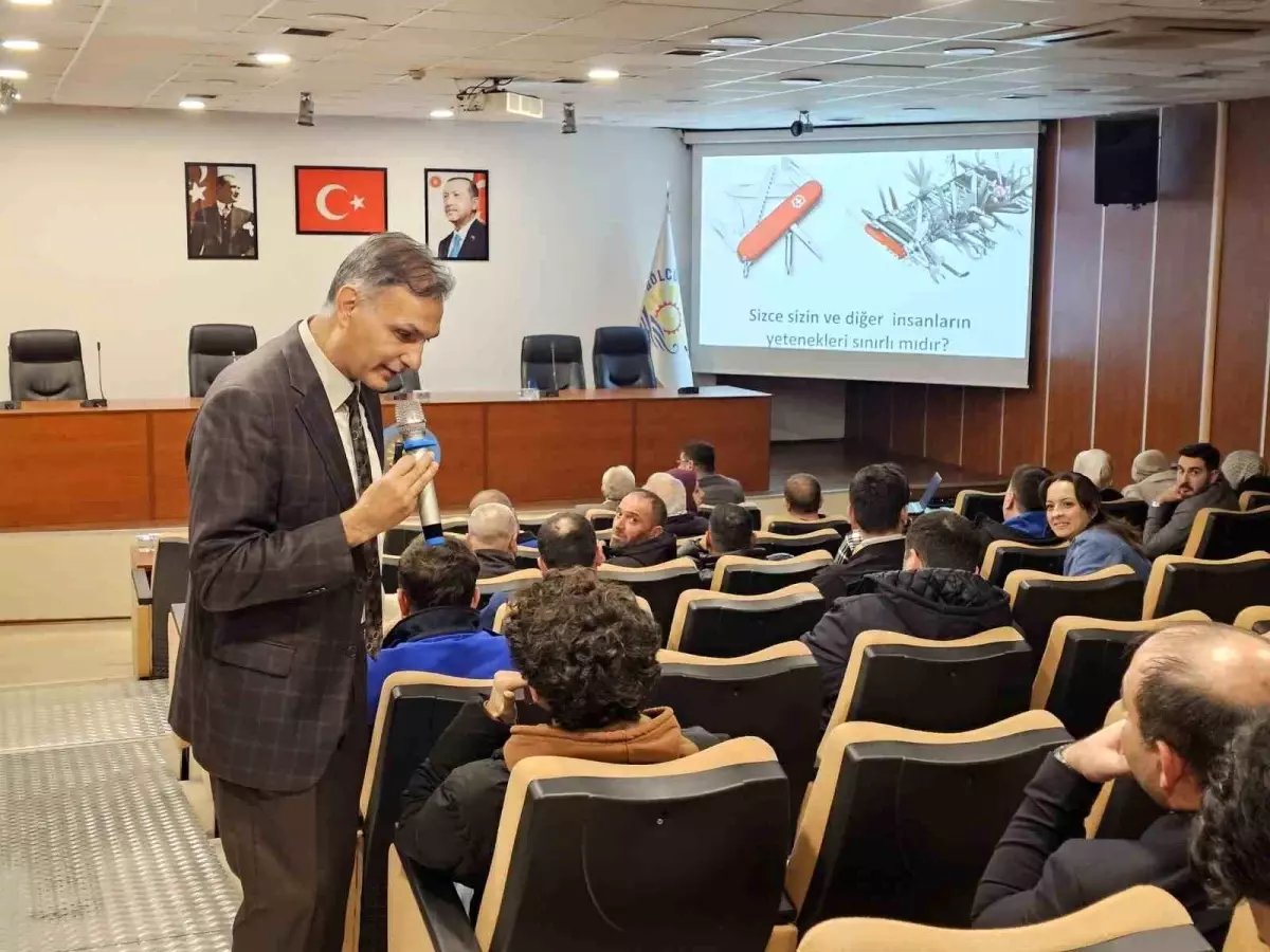 Gölcük Belediyesi\'nden Personel Eğitimi: Yönetme Sanatı
