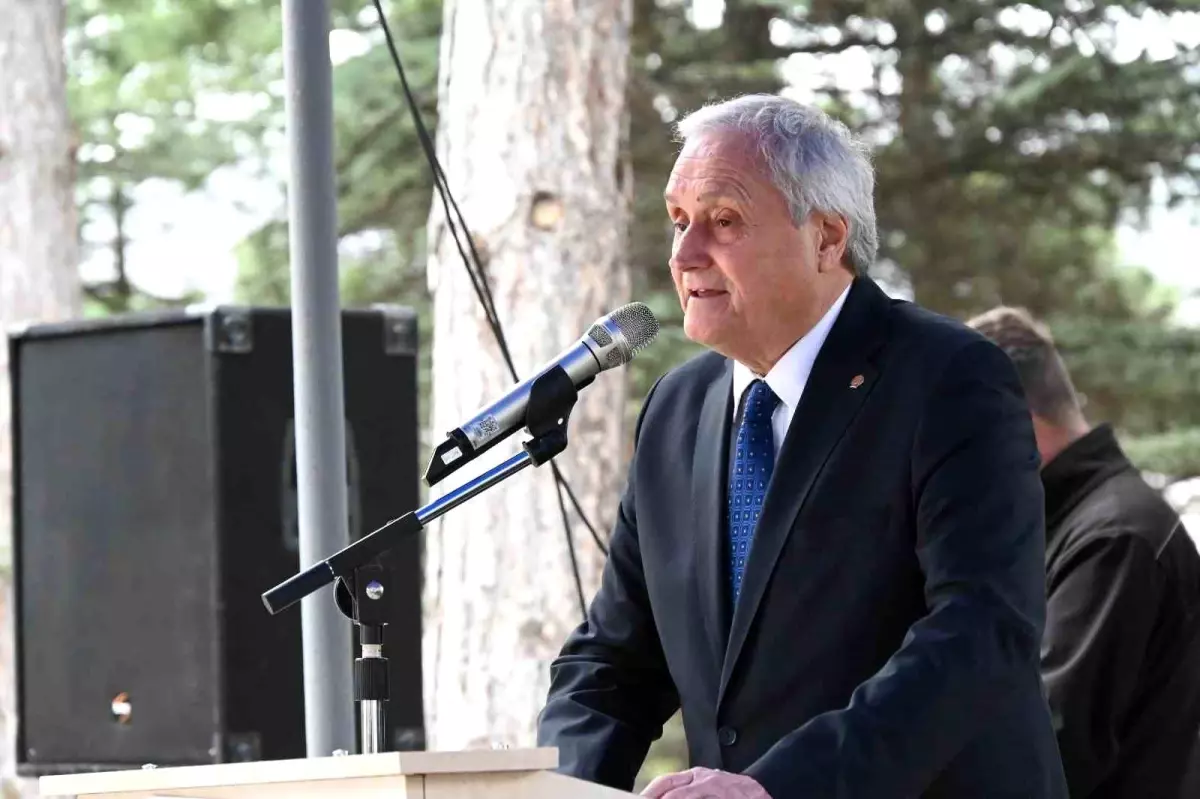 CHP\'li Başkanın Osmanlı Eleştirisi Abdülhamit Osmanoğlu\'ndan Sert Tepki Aldı