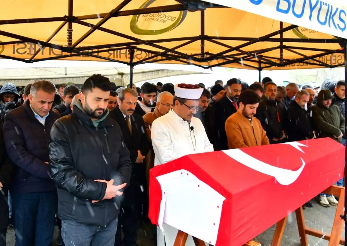 Ordu\'da Çöp Ayrıştırma Tesisinde İş Kazası: Genç İşçi Hayatını Kaybetti