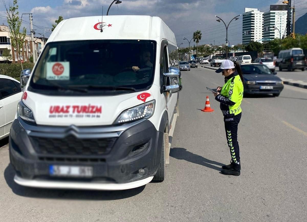 Manisa\'da İşçi Servislerine Denetim: 564 Bin TL Ceza