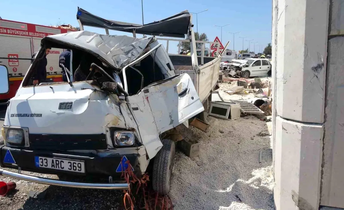 Mersin\'de Feci Kaza: 1 Ölü, 3 Yaralı