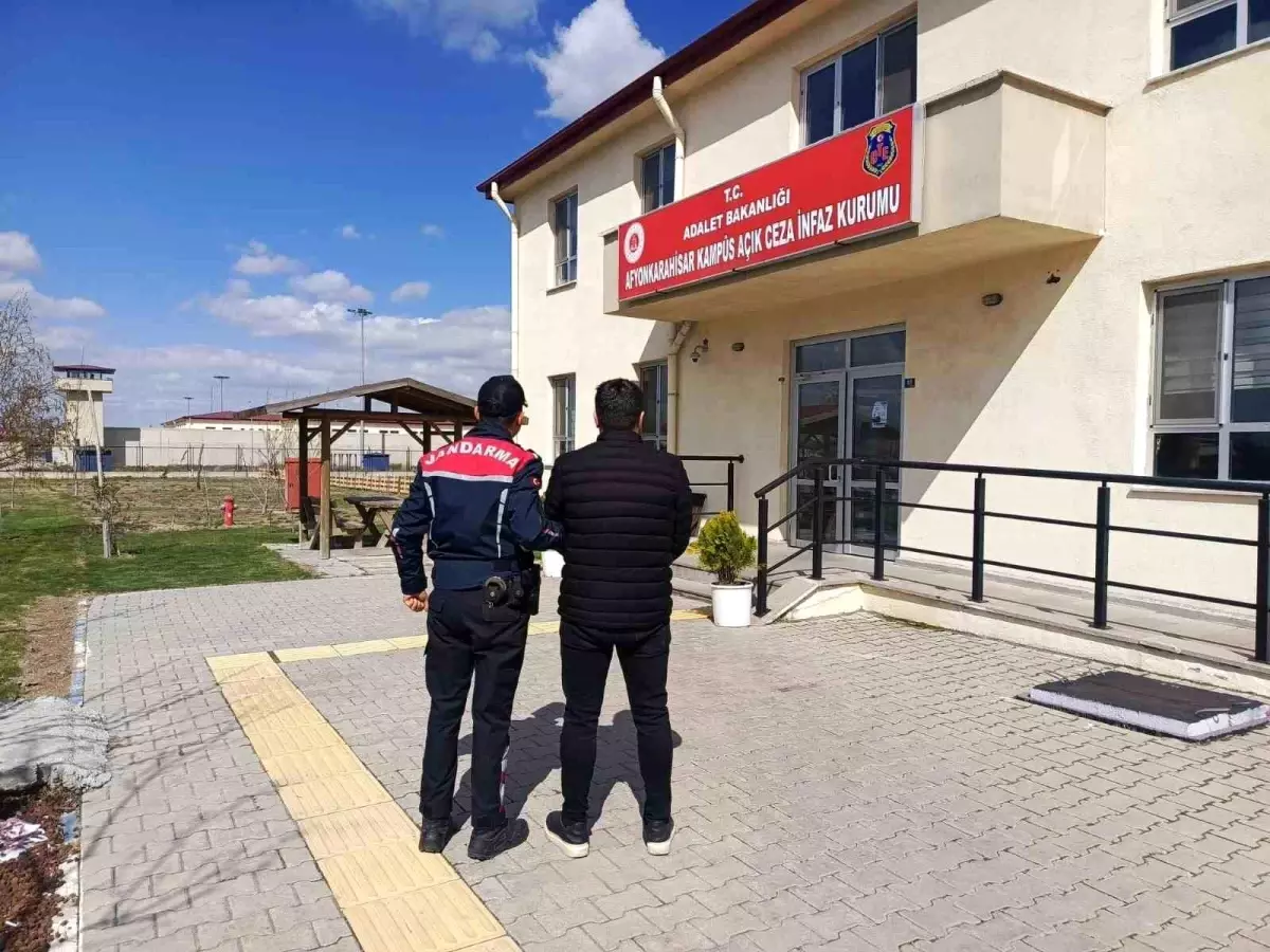 Afyonkarahisar\'da Aranan Uyuşturucu Şüphelisi Yakalandı