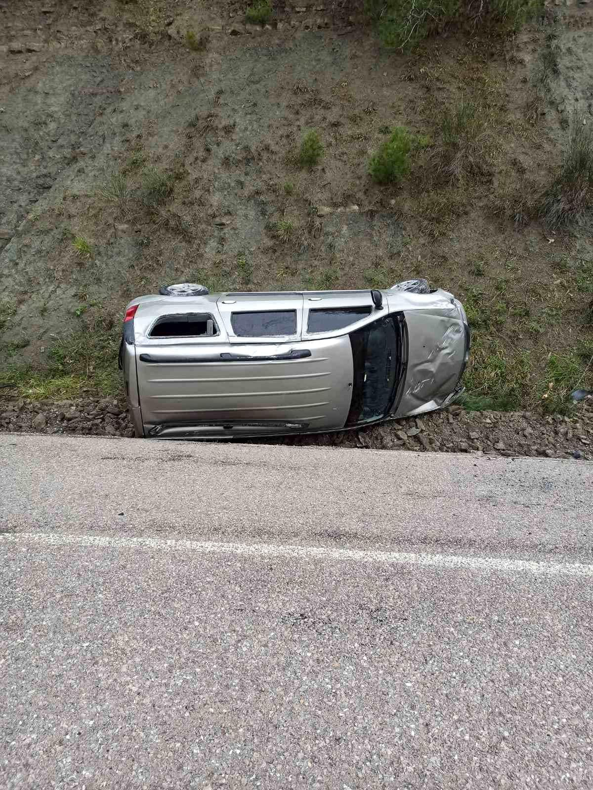 Kastamonu\'da Kaza: Ticari Araç Devrildi, Sürücü Yaralı