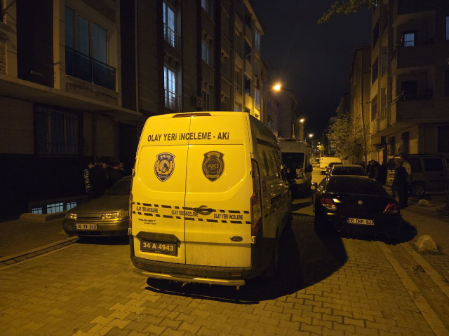 17 yaşındaki çocuk kız arkadaşını yaralayıp, annesini öldürdü