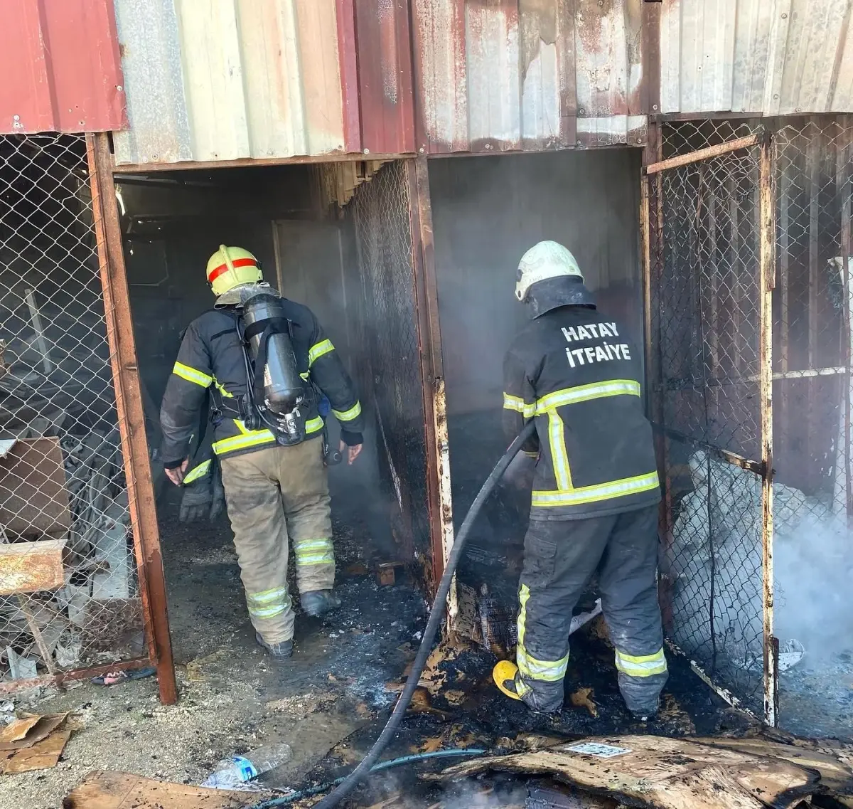 Hatay\'da Ayakkabı İmalathanesinde Yangın