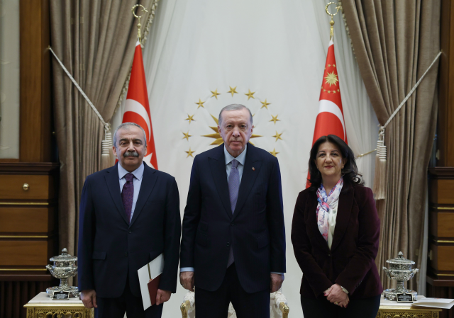 Cumhurbaşkanı Erdoğan, 'Terörsüz Türkiye' Süreci Kapsamında DEM Parti Heyetini Kabul Etti