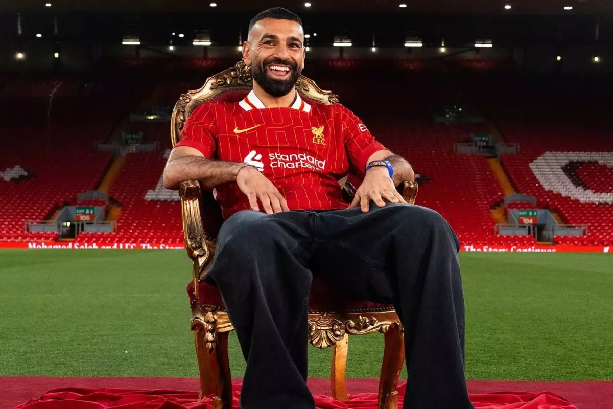 Mohamed Salah, Liverpool\'da kalmak için dudak uçuklatan serveti elinin tersiyle itti