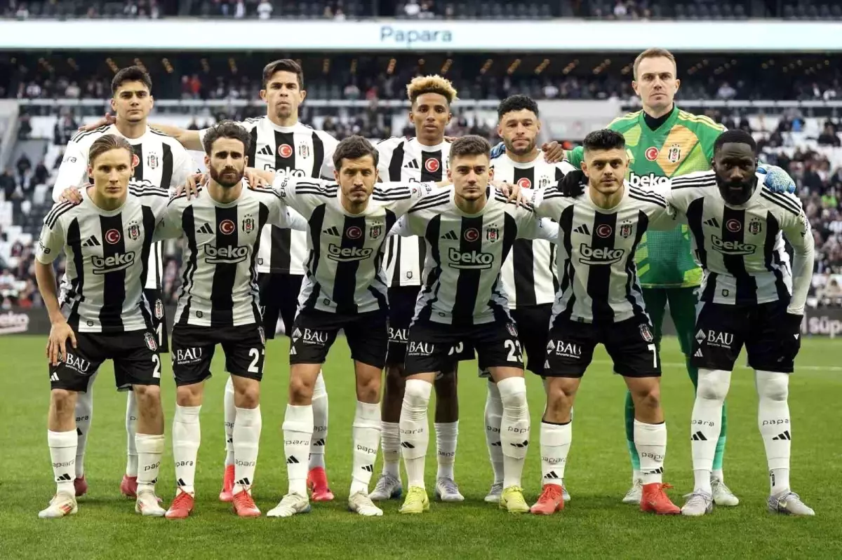 Beşiktaş, Başakşehir\'e Karşı 3 Değişiklikle Çıktı
