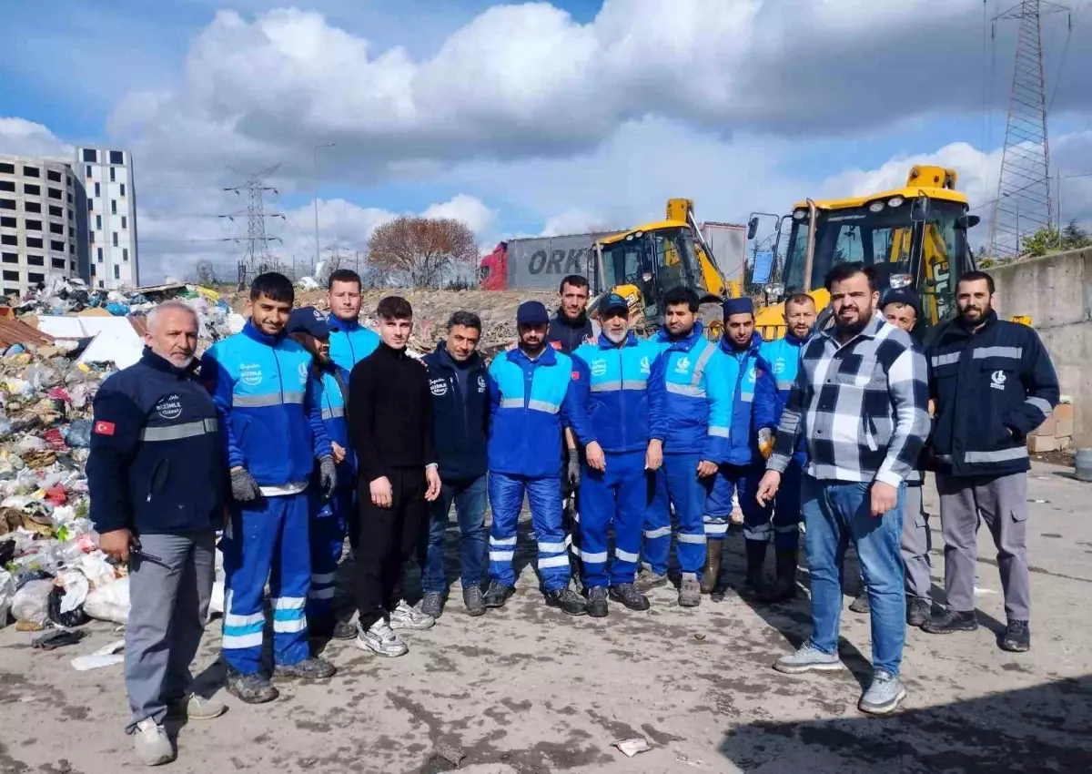 Bağcılar\'da Temizlik İşçileri 100 Bin Lirayı Çöp İçinden Buldu