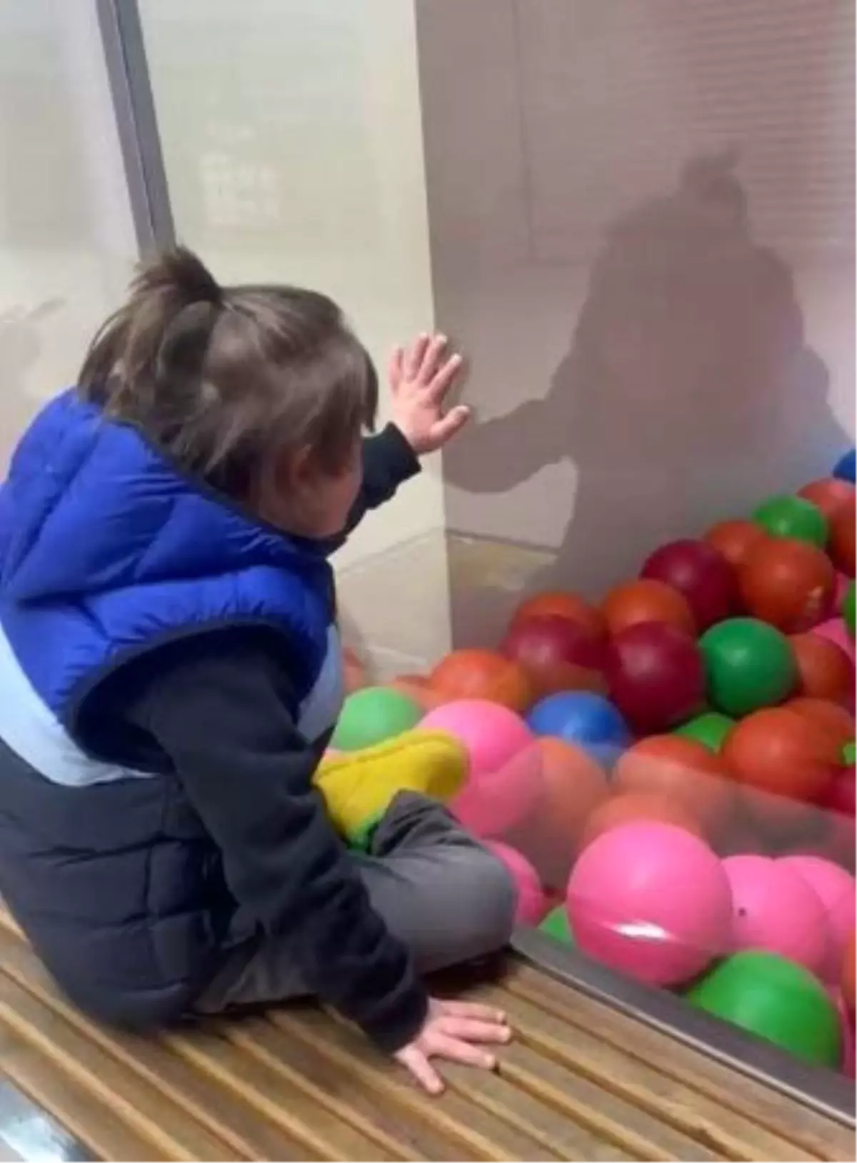 Down sendromlu çocuğu oyun alanına almayan AVM çalışanları, adli kontrol şartıyla serbest bırakıldı