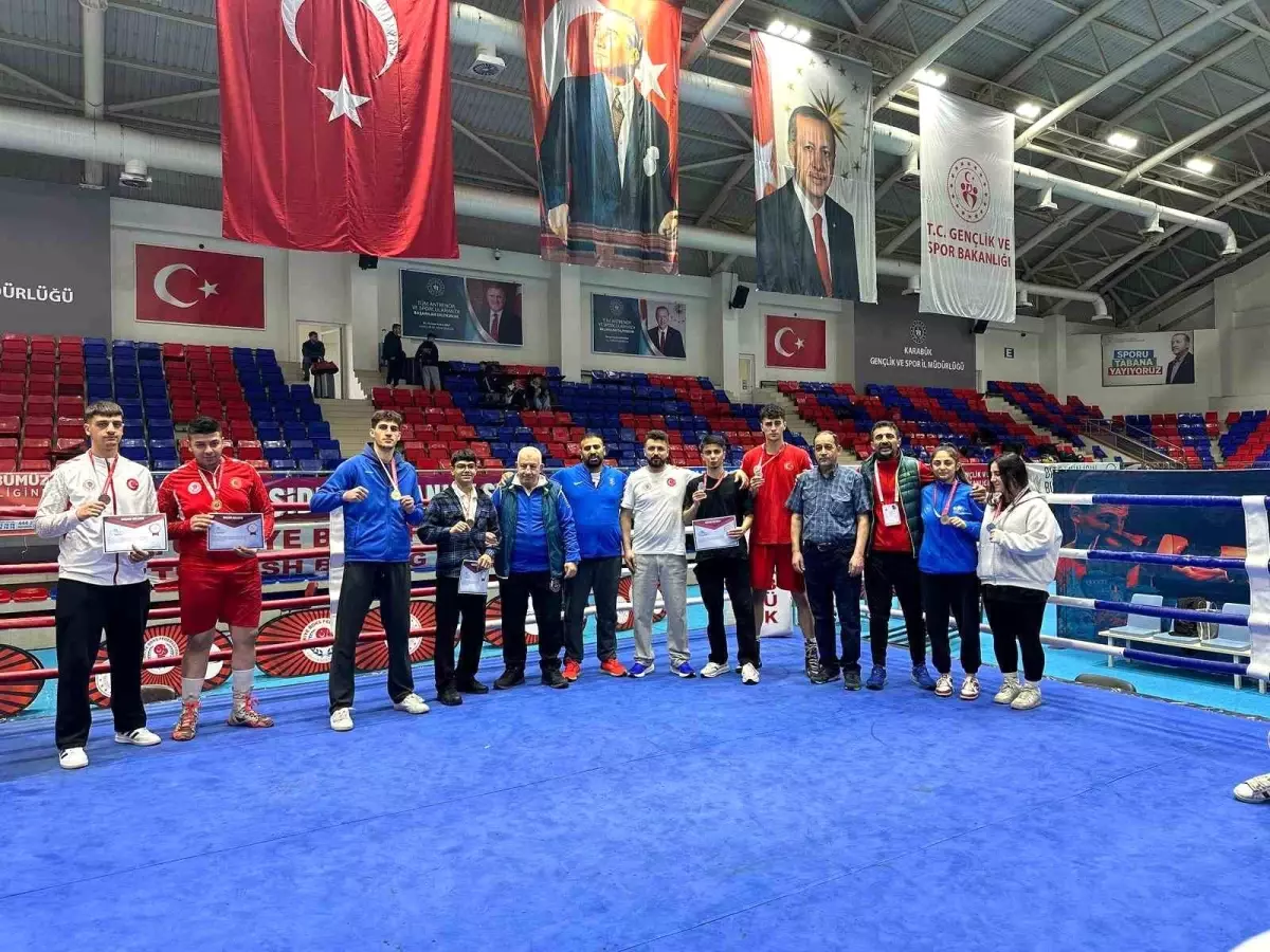 Erzurumlu Boksörler Şampiyonada Fırtına Gibi Esti