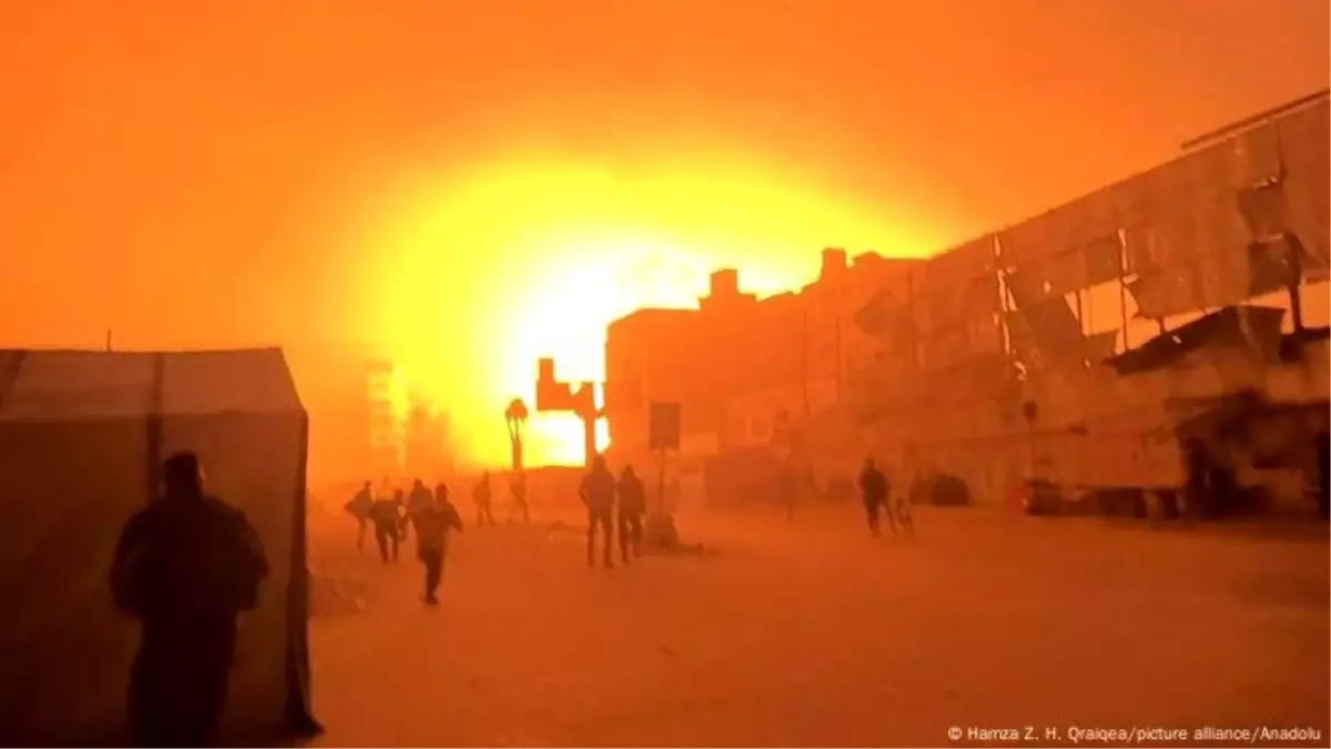 İsrail, El Ehli Hastanesi\'ni Bombaladı