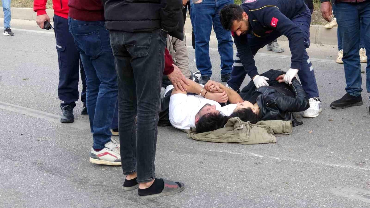 Mersin\'de Trafik Kazası: 2 Yaralı