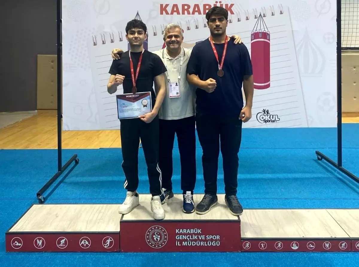 Şırnaklı Boksörler Türkiye Üçüncüsü Oldu