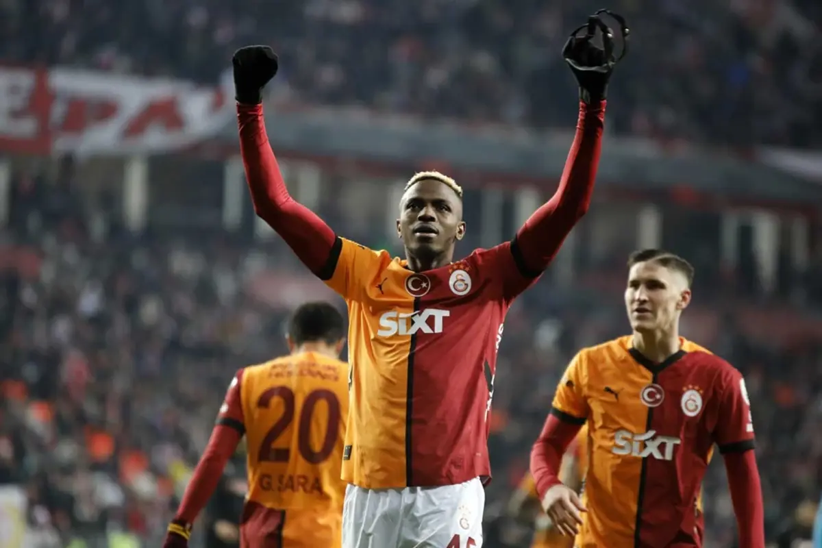 Veda mı etti? Galatasaray\'dan Osimhen\'in taraftarları kahreden sözleri için açıklama geldi