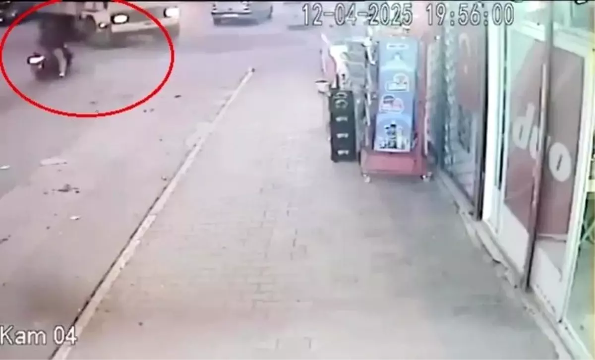 Antalya\'da 16 yaşındaki genci hayattan koparan kaza güvenlik kamerasında