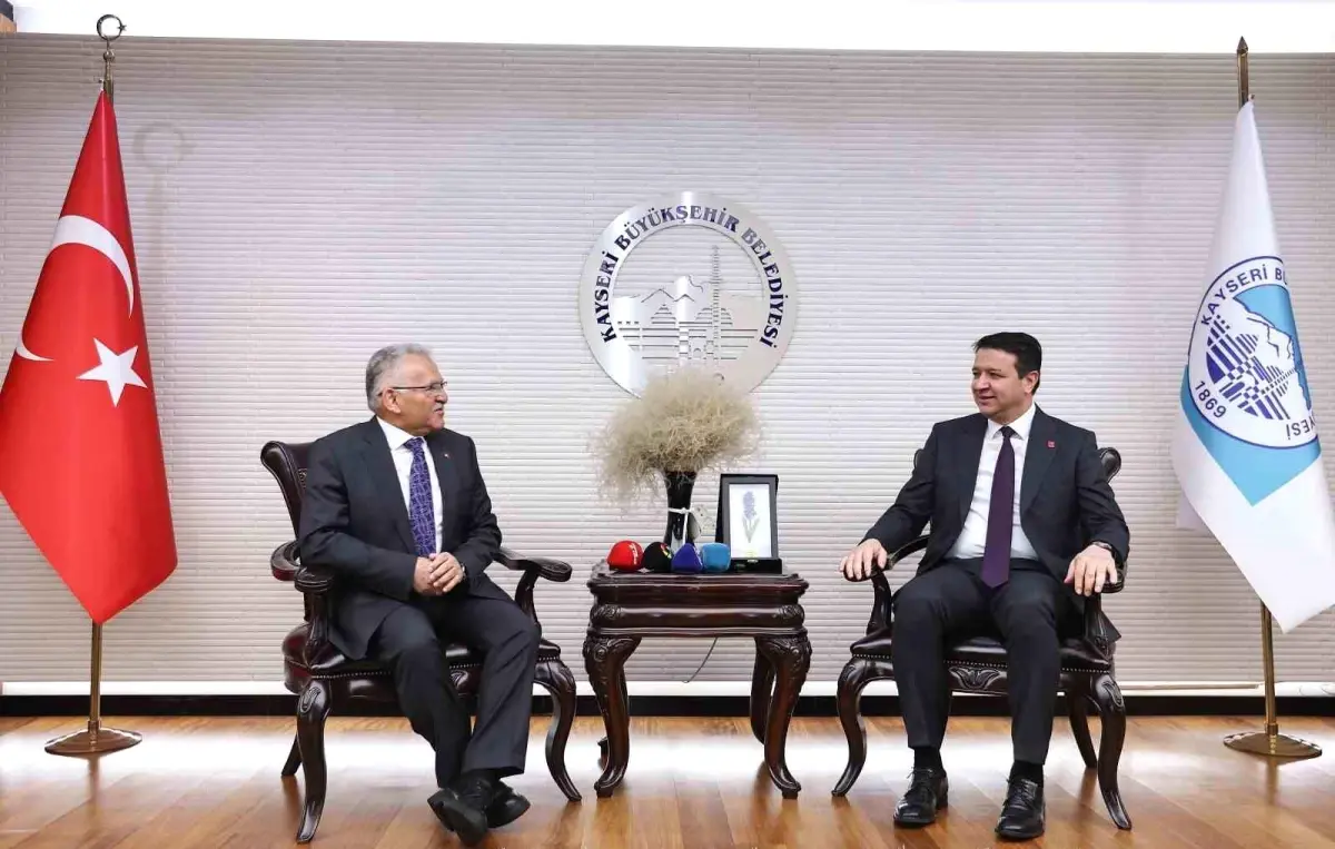 Büyükkılıç, Saadet Partisi Genel Başkanı Arıkan\'ı Ağırladı
