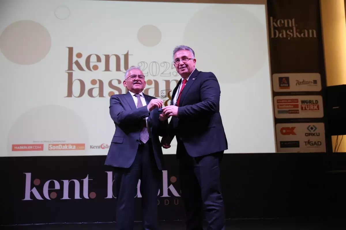 Çorum Oğuzlar Belediye Başkanı Cebeci, Kayseri\'de Gelecek Projelerini Açıkladı