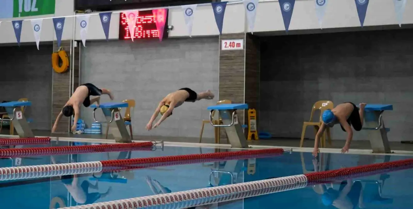 23 Nisan\'da Yüzme Yarışmaları Yapıldı