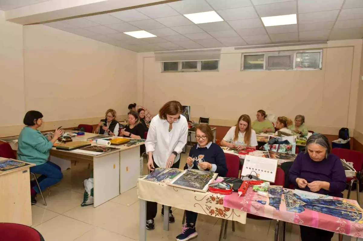 Esenyurt Belediyesi\'nden Kültür Sanat Kurslarına Yoğun İlgi