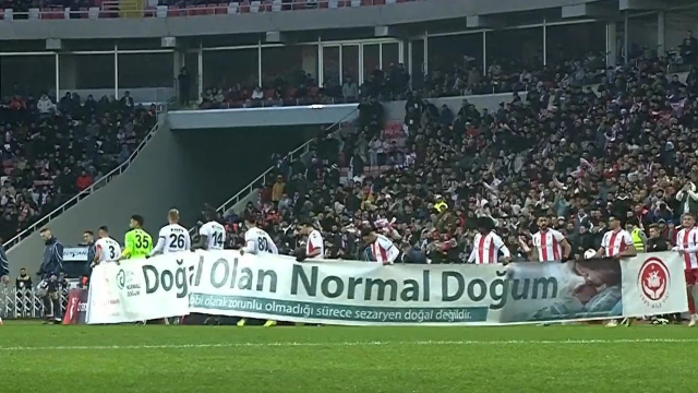 Fenerbahçe maçı öncesi açılan pankart ortalığı karıştırdı