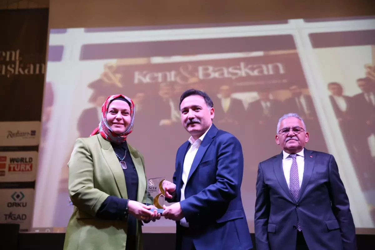 Gaziantep Belediye Başkanı\'na Ortez-Protez Merkezi ile ödül