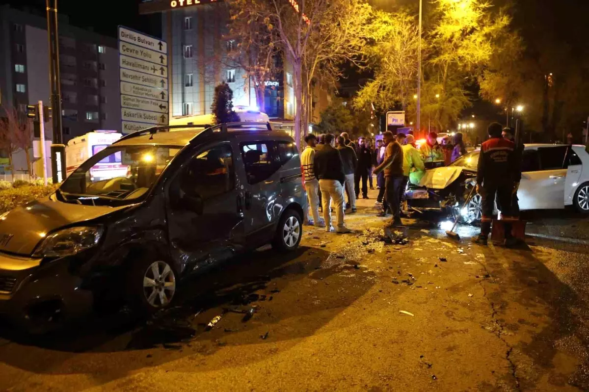 Nevşehir\'deki Kaza: 4 Yaralı ve Alkol Şoku