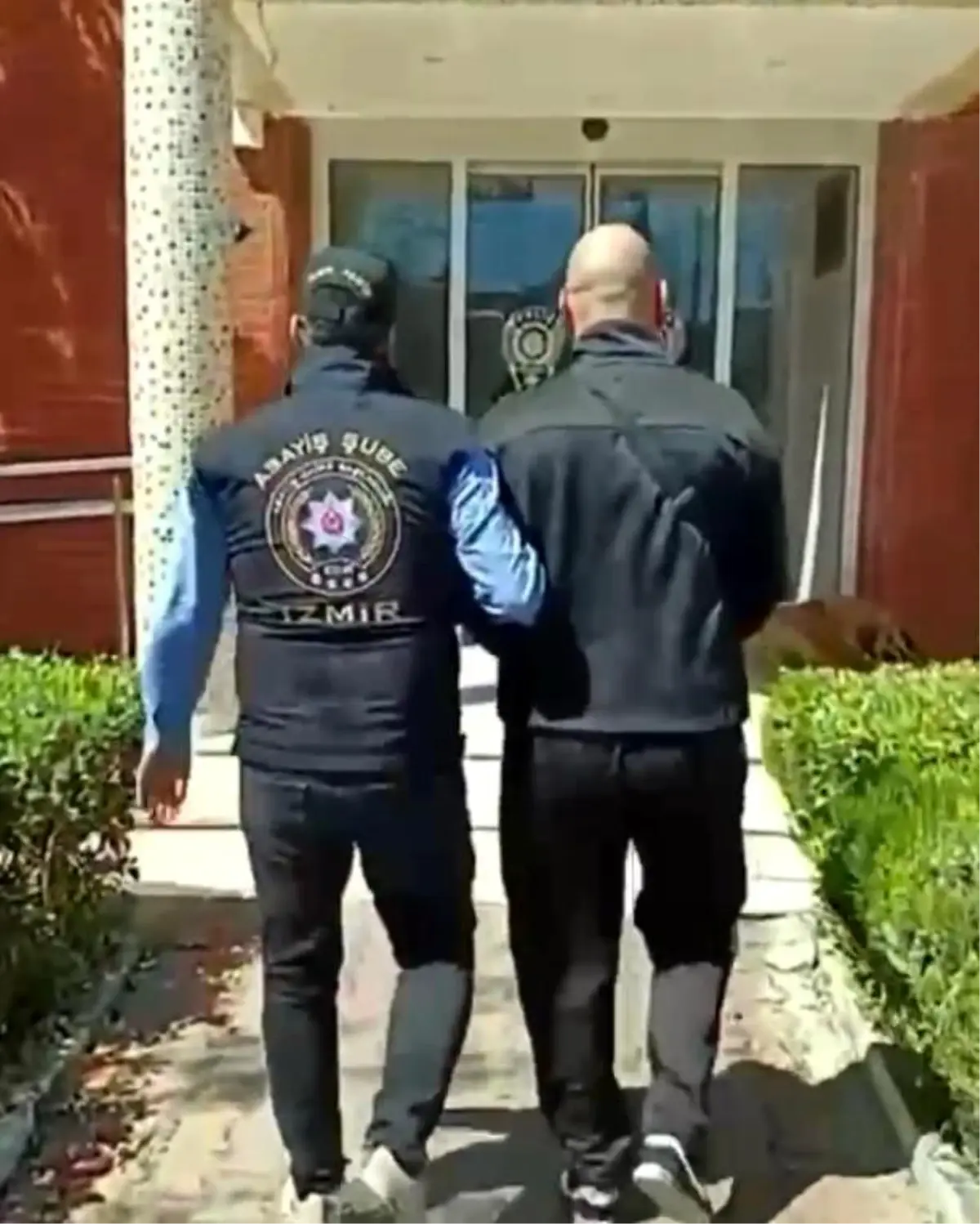 Hırsızlık Zanlısı İzmir\'de Yakalandı