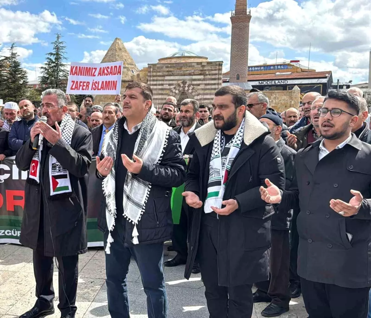 Kırşehir\'de Gazze İçin Destek Yürüyüşü