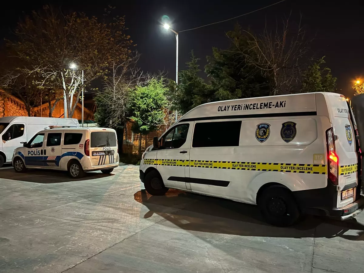 Küçükçekmece\'de çürümüş erkek cesedi bulundu