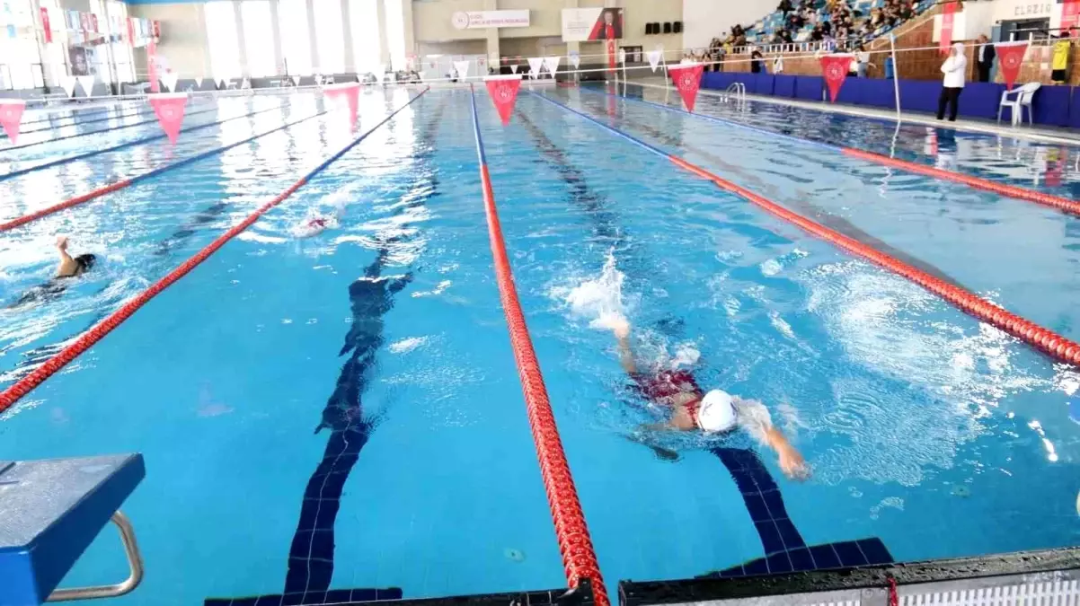 Elazığ\'da Yüzme Müsabakaları Tamamlandı
