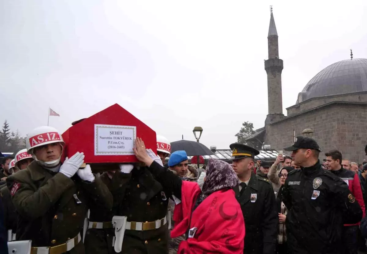 Erzurum şehidini uğurladı