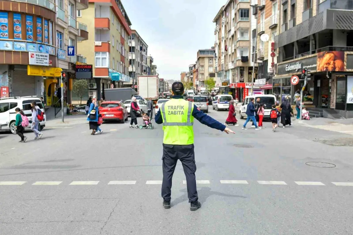 Esenyurt\'ta Öğrenci Güvenliği İçin Trafik Kontrolü