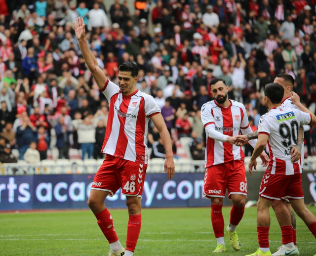 Galatasaray, Sivasspor'un golcüsüne kancayı taktı
