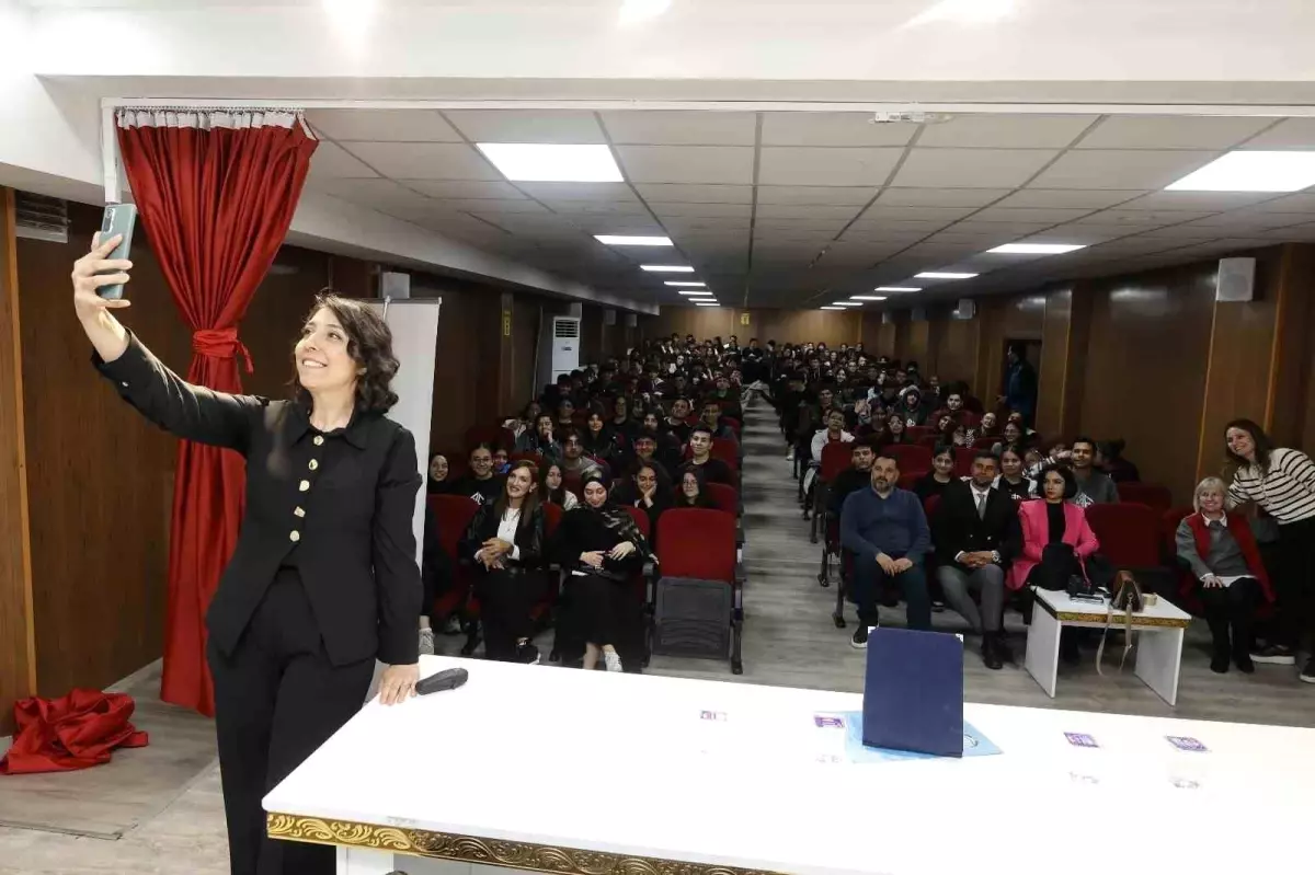 GİBTÜ Bilim Söyleşileri Başladı