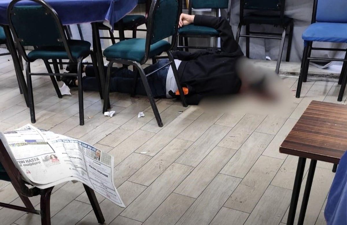 İzmir\'de Kahvehanede Namus İddiasıyla Cinayet