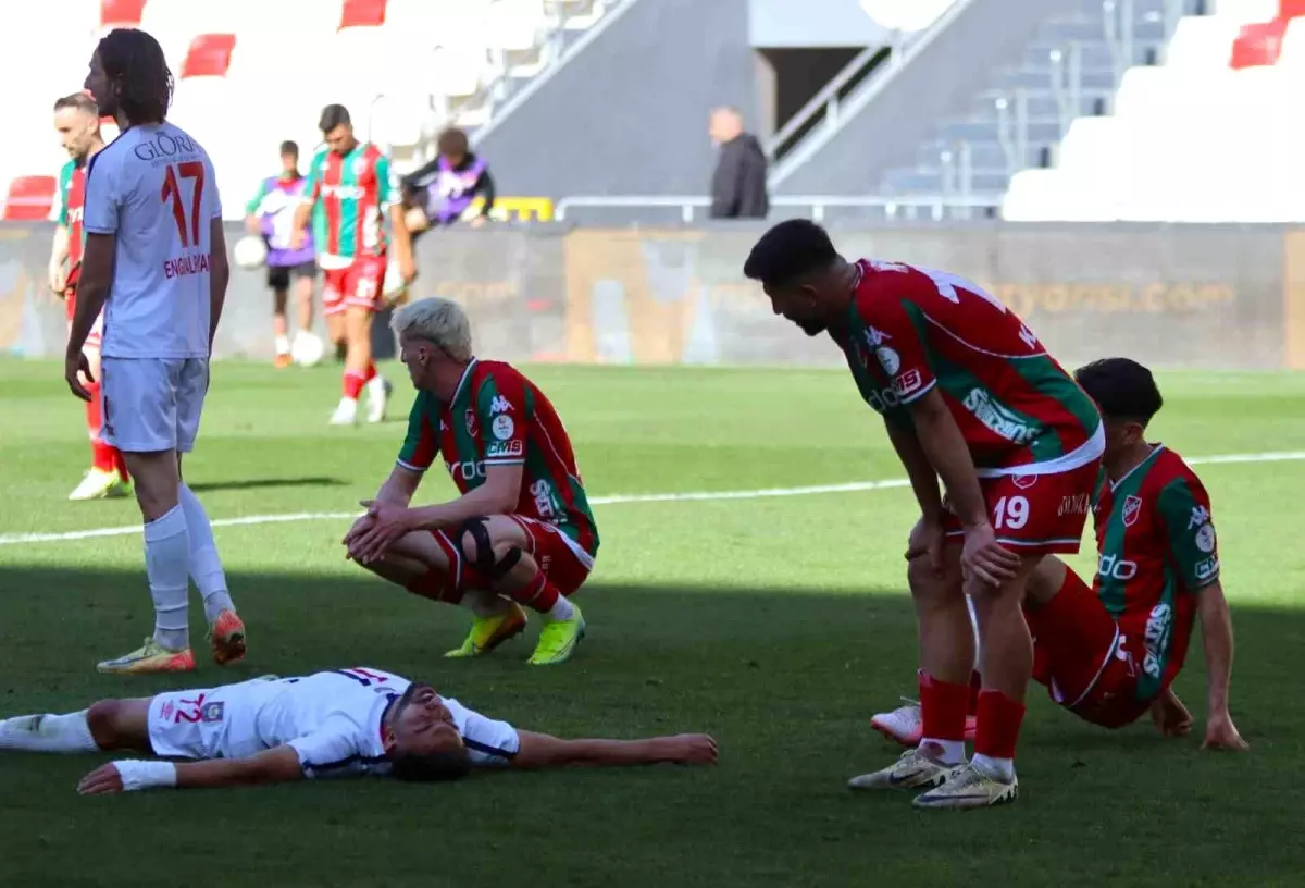 Karşıyaka\'da 10 Futbolcudan TFF\'ye İhtar Şoku