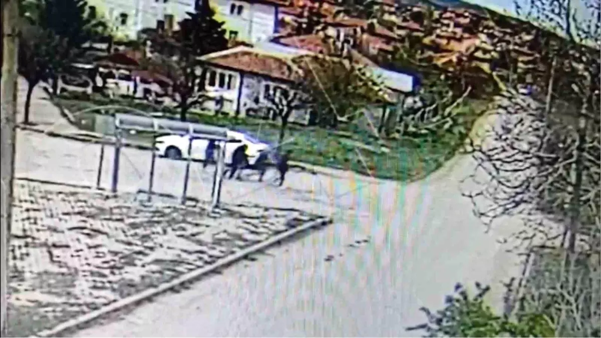 Kırıkkale\'de Otobüs Durağına Zarar Veren Çocuk Yakalandı