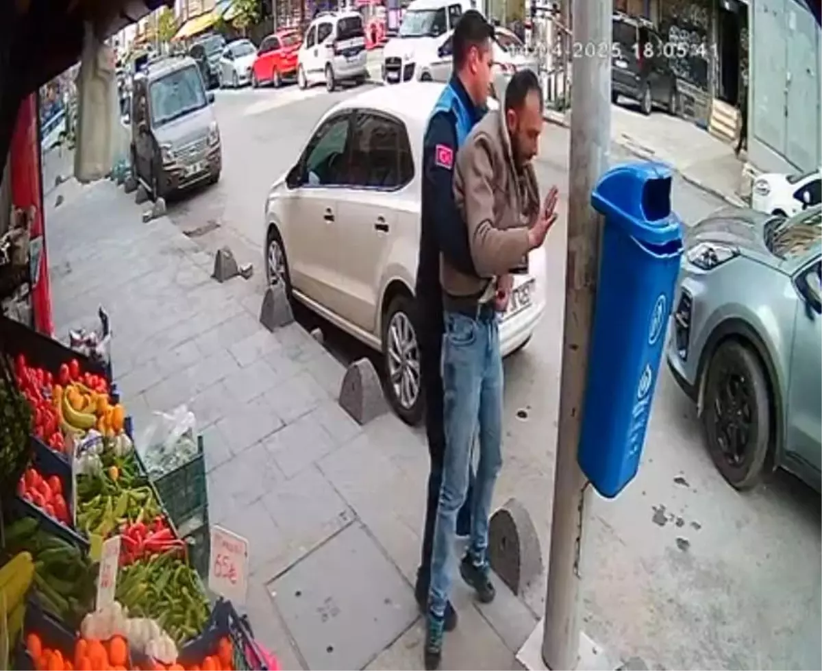 Zabıta Memurunun Heimlich Manevrası Genç Adamı Kurtardı