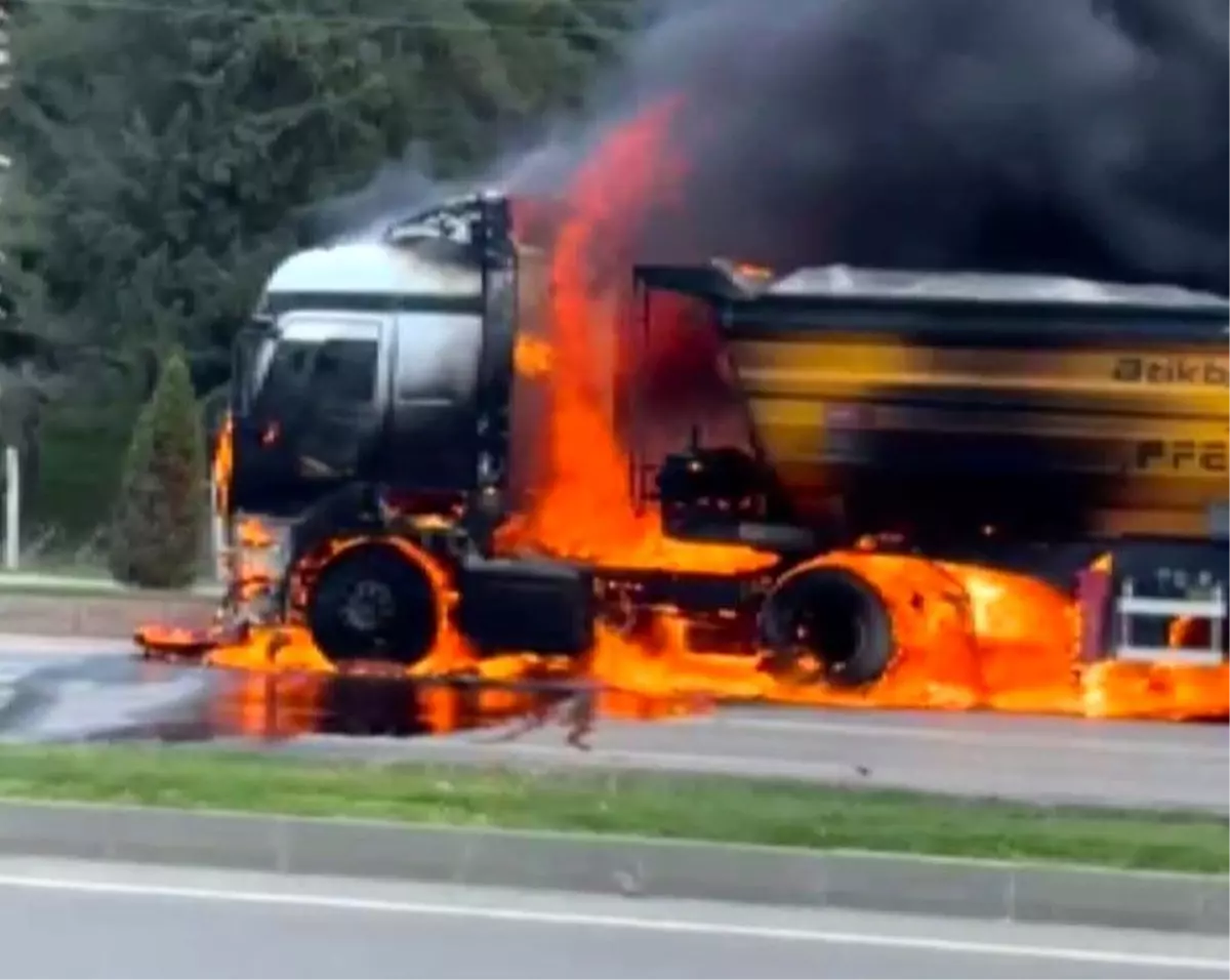 Kahramanmaraş\'ta Kamyon Yangını