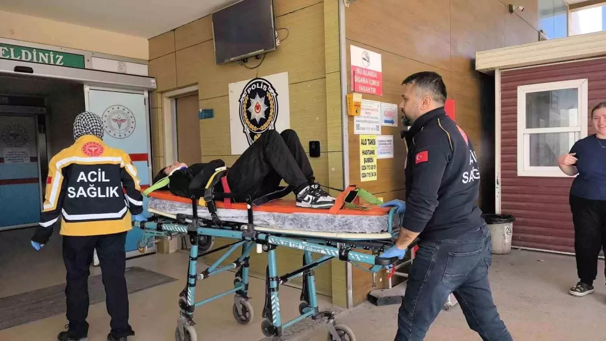 İnegöl\'de Motosiklet Kazası: 3 Yaralı