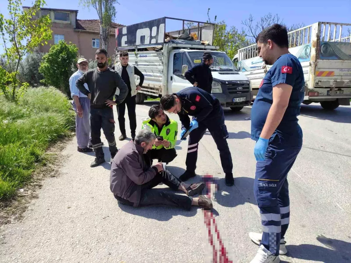 Bursa\'da Motosiklet-Kamyonet Kazası: Çift Yaralandı